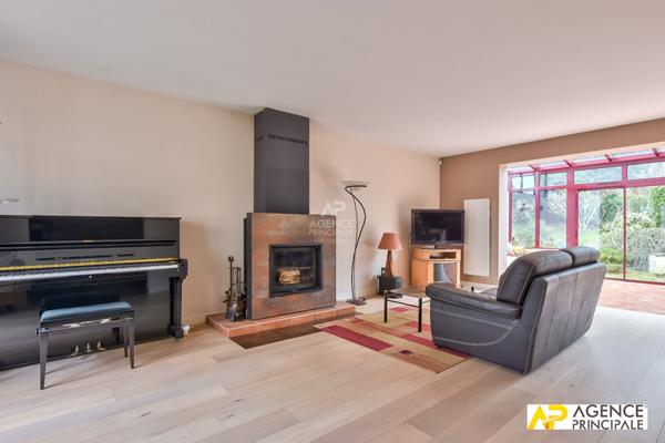 Maison Le Mesnil Le Roi 8 pièce(s) 187 m2 €960 000 ** - Référence 4397