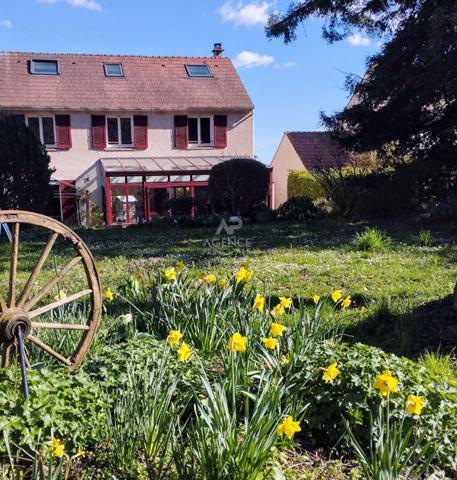 Maison Le Mesnil Le Roi 8 pièce(s) 187 m2 €960 000 ** - Référence 4397