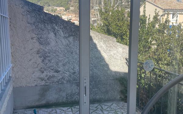 Maison à louer    4 pièces •  Beaumes-de-Venise