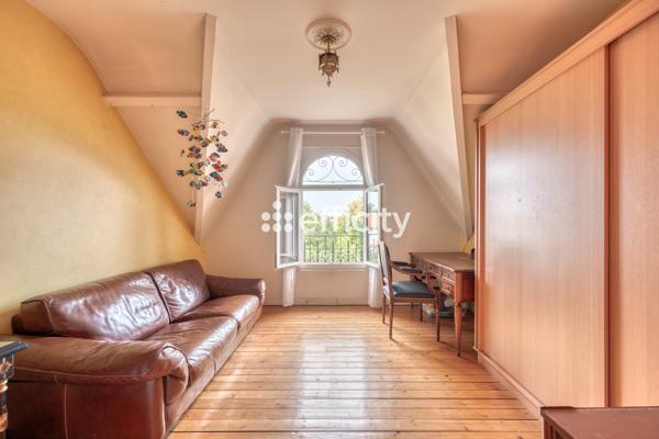 Maison 7 pièces - 135 m² Exclusivité efficity