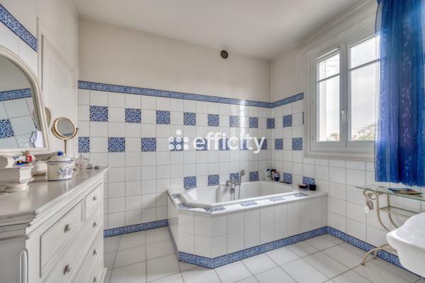 Maison 7 pièces - 135 m² Exclusivité efficity