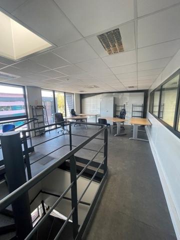 Local commercial Val De Reuil 4 pièce(s) 110 m2