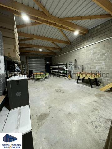 OPPORTUNITE ACHAT BATIMENT TRES BON ETAT 295m2 DONT 100m2 DE STOCKAGE ZONE MENDES FRANCE CHAURAY NIORT