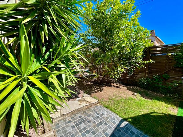 Maison Rénové au centre ville de Saint Raphaël - à 1km des plages de la gare SNCF