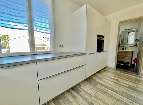 Maison Rénové au centre ville de Saint Raphaël - à 1km des plages de la gare SNCF