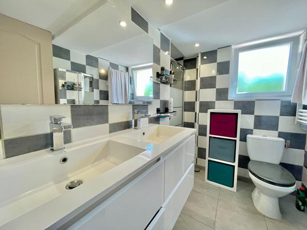 Maison Rénové au centre ville de Saint Raphaël - à 1km des plages de la gare SNCF