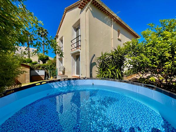 Maison Rénové au centre ville de Saint Raphaël - à 1km des plages de la gare SNCF