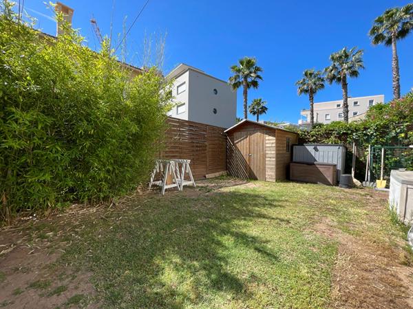 Maison Rénové au centre ville de Saint Raphaël - à 1km des plages de la gare SNCF