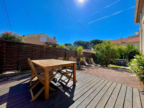 Maison Rénové au centre ville de Saint Raphaël - à 1km des plages de la gare SNCF