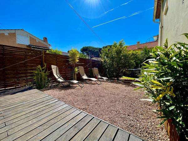 Maison Rénové au centre ville de Saint Raphaël - à 1km des plages de la gare SNCF