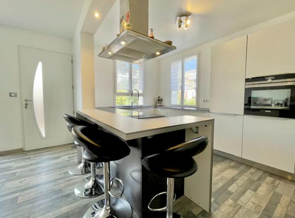 Maison Rénové au centre ville de Saint Raphaël - à 1km des plages de la gare SNCF