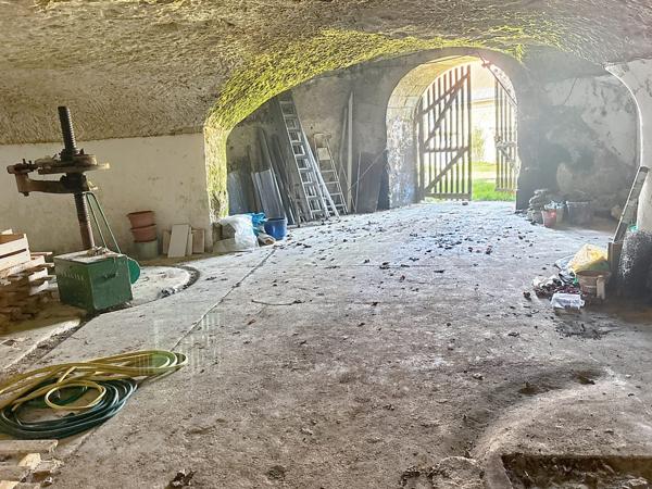 À vendre - Maison ancienne, 4 pièces située à Savonnières (37510)