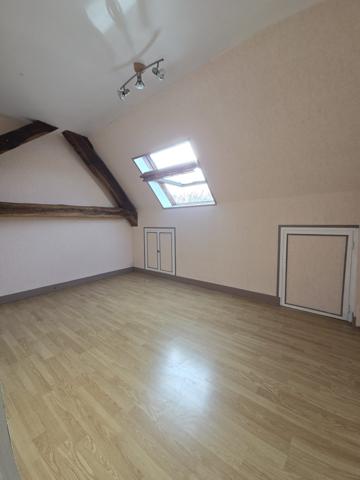 À vendre - Maison, 12 pièces située à Brunoy (91800)