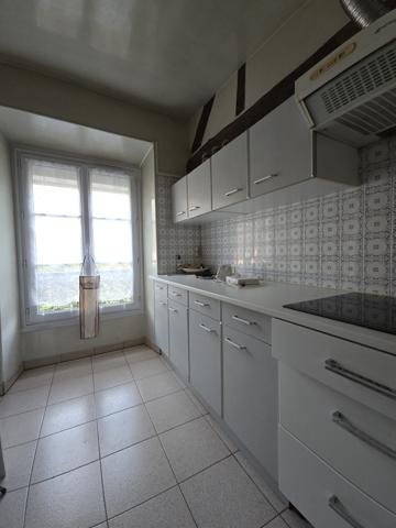 À vendre - Maison, 12 pièces située à Brunoy (91800)