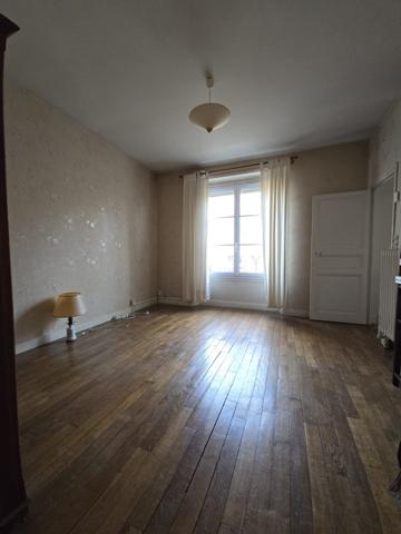 À vendre - Maison, 12 pièces située à Brunoy (91800)