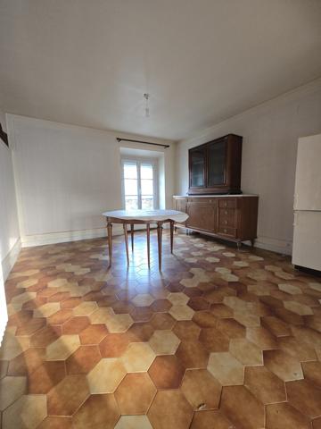 À vendre - Maison, 12 pièces située à Brunoy (91800)