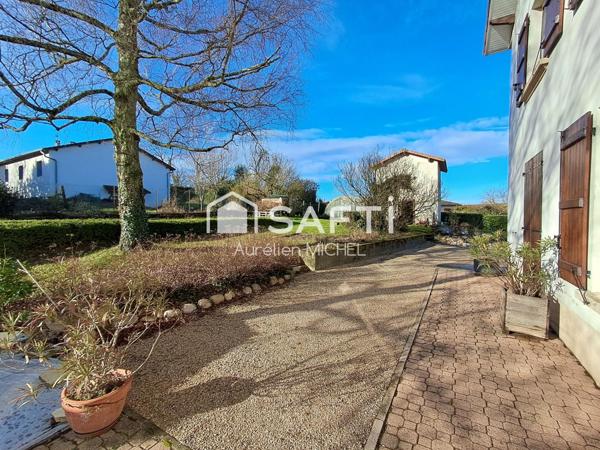 GRANDE MAISON FAMILIALE AVEC POTENTIEL DE DEVELOPPEMENT