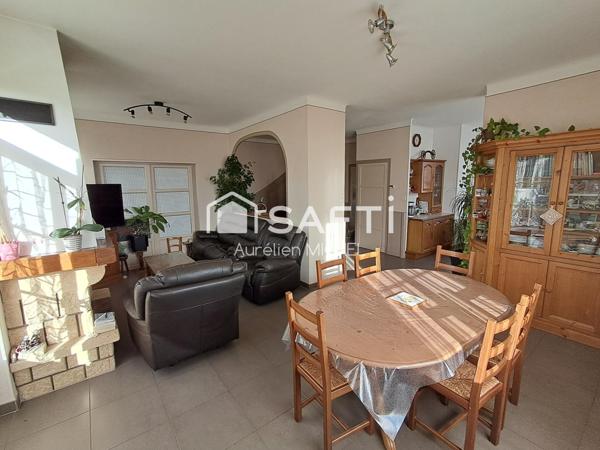 GRANDE MAISON FAMILIALE AVEC POTENTIEL DE DEVELOPPEMENT