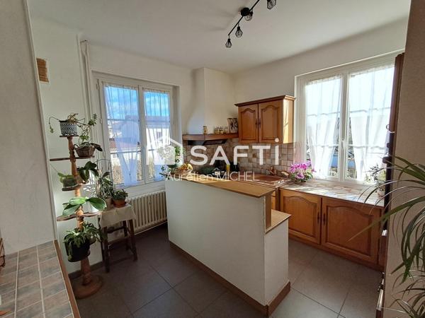 GRANDE MAISON FAMILIALE AVEC POTENTIEL DE DEVELOPPEMENT