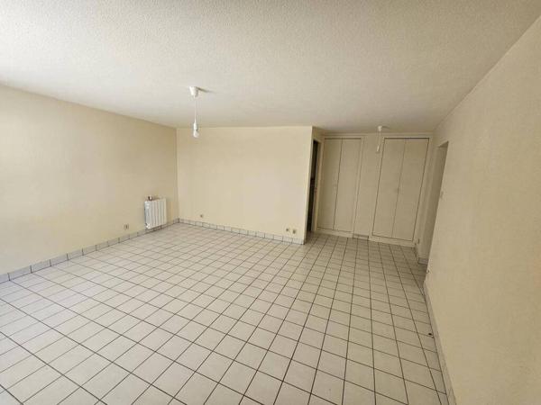 MONTBRISON - APPARTEMENT F1