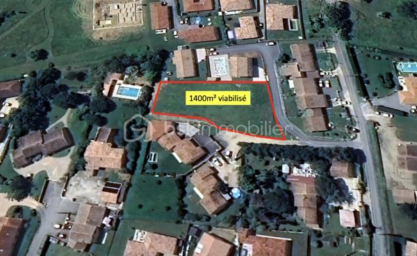 Terrain de 1 400 m²