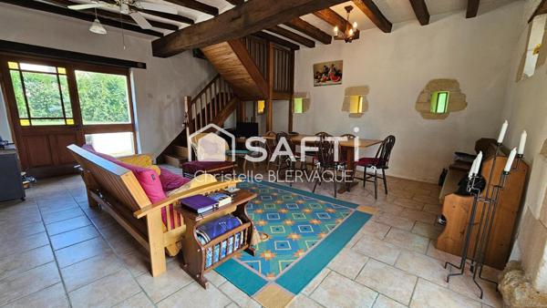 Deux maisons de vacances indépendantes sur un grand terrain, prêtes à accueillir famille, amis ou projet de gîtes