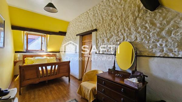 Deux maisons de vacances indépendantes sur un grand terrain, prêtes à accueillir famille, amis ou projet de gîtes