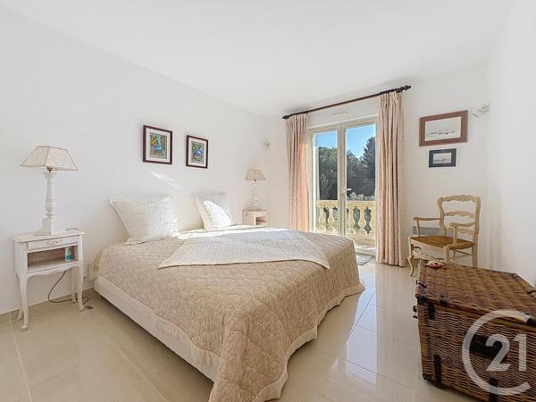 Maison à vendre  5 pièces - 210 m2 ST CANNAT - 13