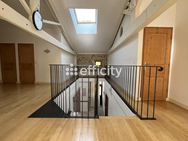 Maison 7 pièces - 305 m²