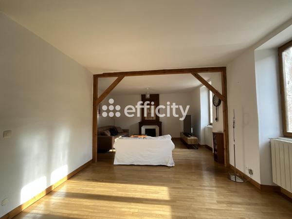 Maison 7 pièces - 305 m²