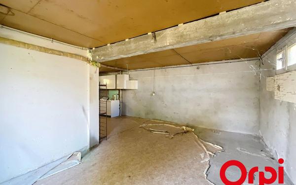 Maison à vendre    2 pièces •  Abrest