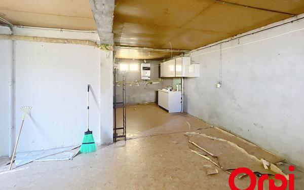 Maison à vendre    2 pièces •  Abrest