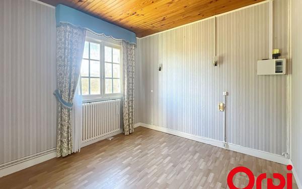 Maison à vendre    2 pièces •  Abrest