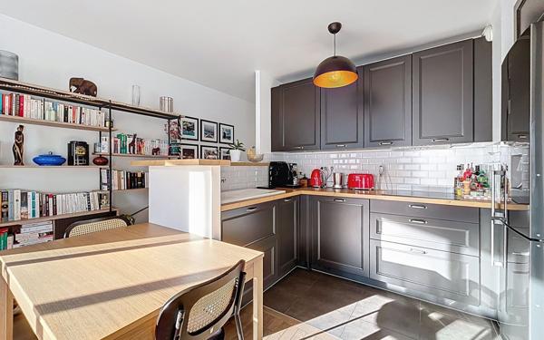 Appartement à vendre    3 pièces • 60 m2 Suresnes