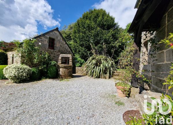 Maison de campagne 5 pièces de 176 m² à Kergrist-Moëlou (22110)