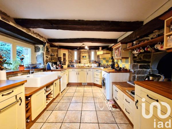 Maison de campagne 5 pièces de 176 m² à Kergrist-Moëlou (22110)