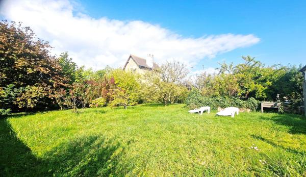 Maison de plain pied surélevée centre ville -100m2 - 3 chambres- terrain 820m2