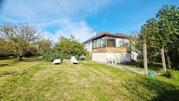 Maison de plain pied surélevée centre ville -100m2 - 3 chambres- terrain 820m2