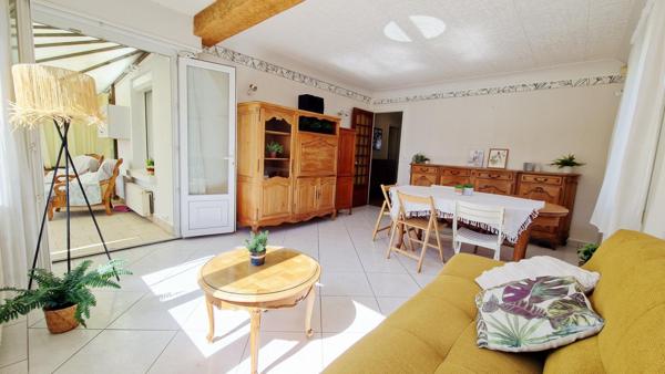 Maison de plain pied surélevée centre ville -100m2 - 3 chambres- terrain 820m2