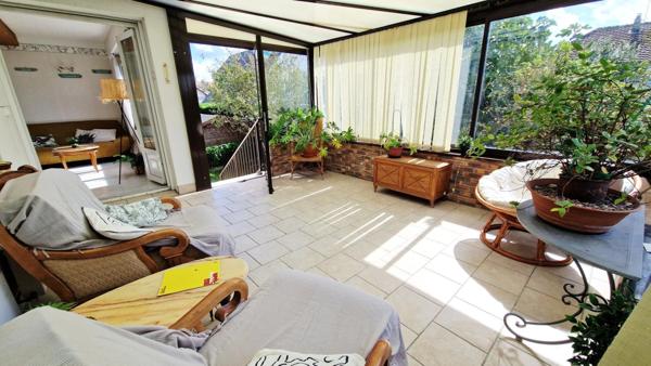 Maison de plain pied surélevée centre ville -100m2 - 3 chambres- terrain 820m2