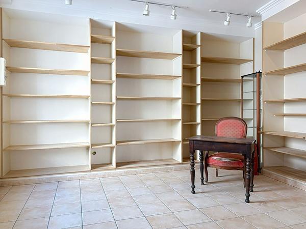 Maison de ville en pierre à rénover, cave et grenier au coeur de Nérac - 69 900€