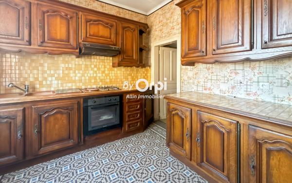 Maison à vendre    5 pièces •  Montluçon