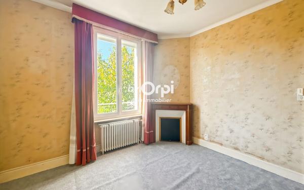 Maison à vendre    5 pièces •  Montluçon