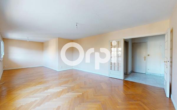 Appartement à vendre    5 pièces • 104 m2 Bron