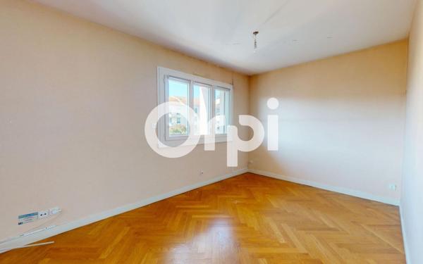 Appartement à vendre    5 pièces • 104 m2 Bron