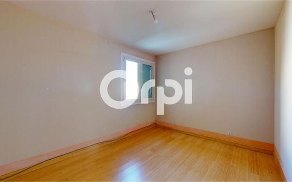 Appartement à vendre    5 pièces • 104 m2 Bron