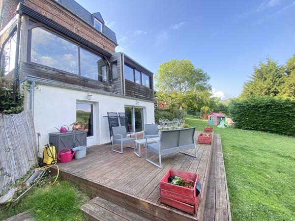 Maison
         5 pièces
        - 105 m² 279 000 € *