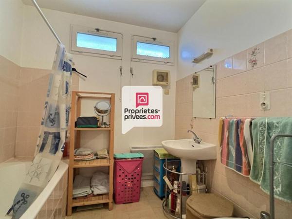 Maison  d'env. 150m² divisée en 2 appartements T4 et T3 proche centre de BERGERAC (24100)