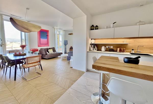 AJACCIO Cours Napoléon - Superbe T3/4 rénové vue mer Ajaccio (20000)