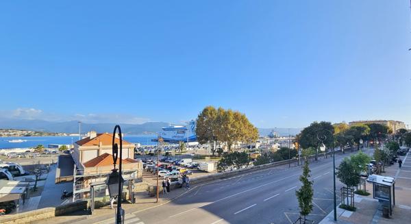 AJACCIO Cours Napoléon - Superbe T3/4 rénové vue mer Ajaccio (20000)